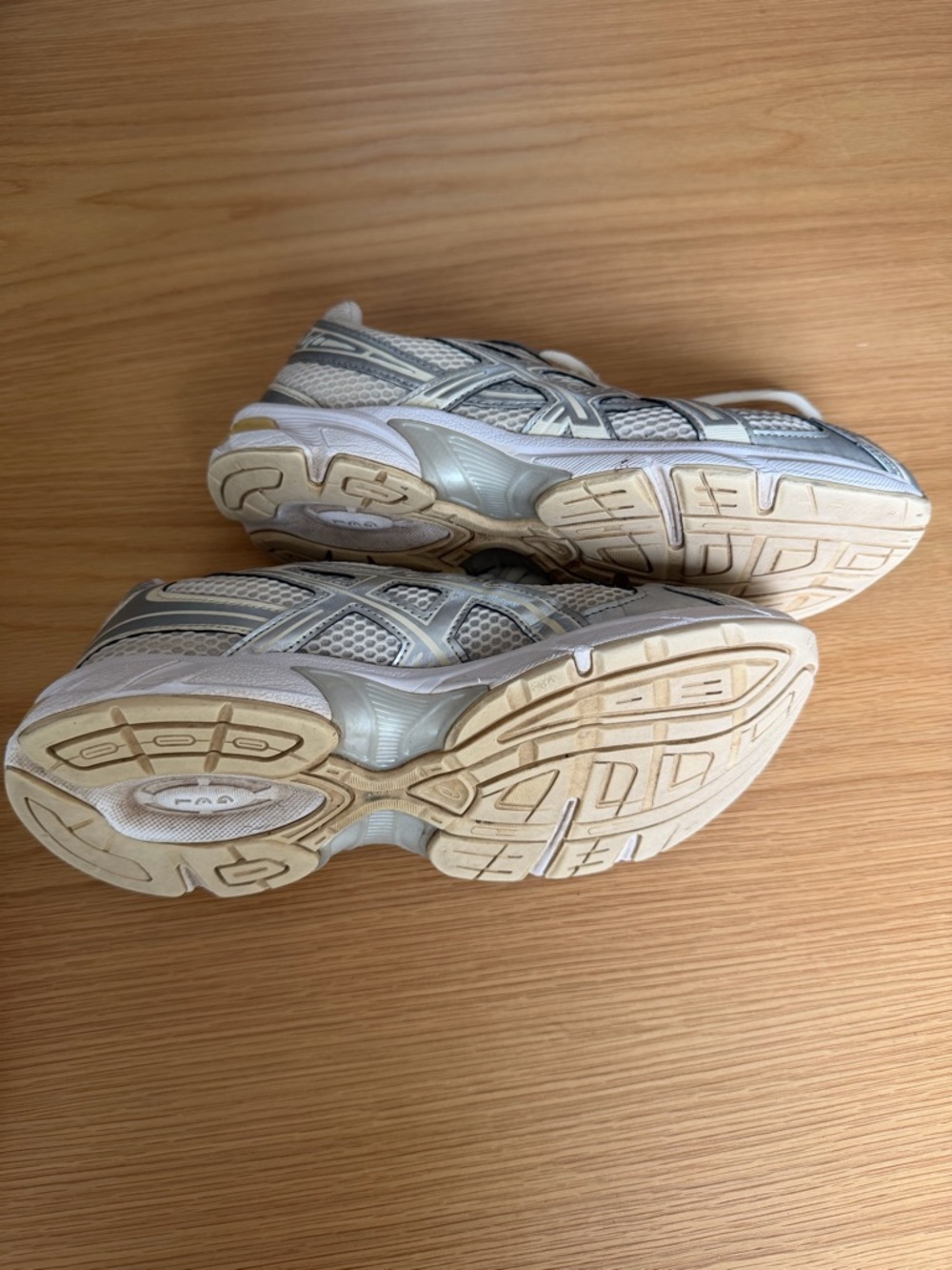 Asics Women's White and Silver Gel-1130 Running Sneakers - Picture 4 of 4